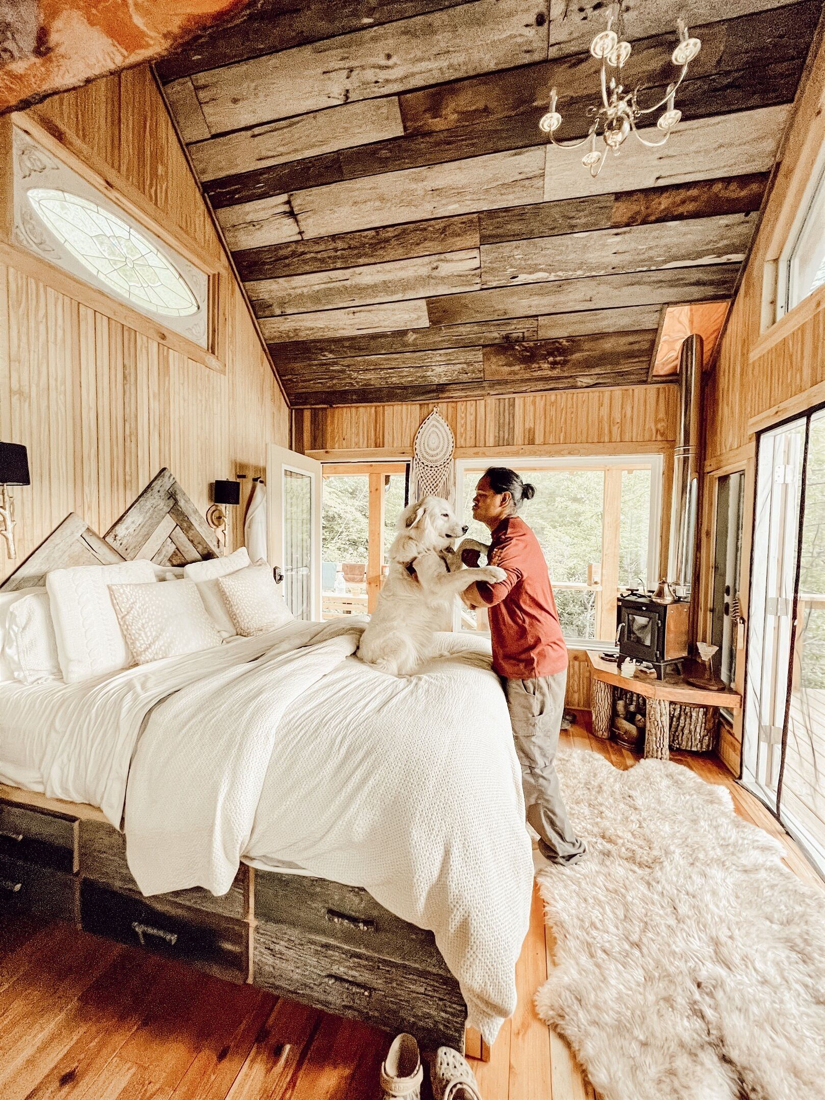 1 bedroom, desk, WiFi, bed sheets
