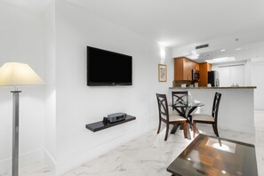 Dining - 1BR/1BA Coconut Grove Condo w/ Pool (Miami)