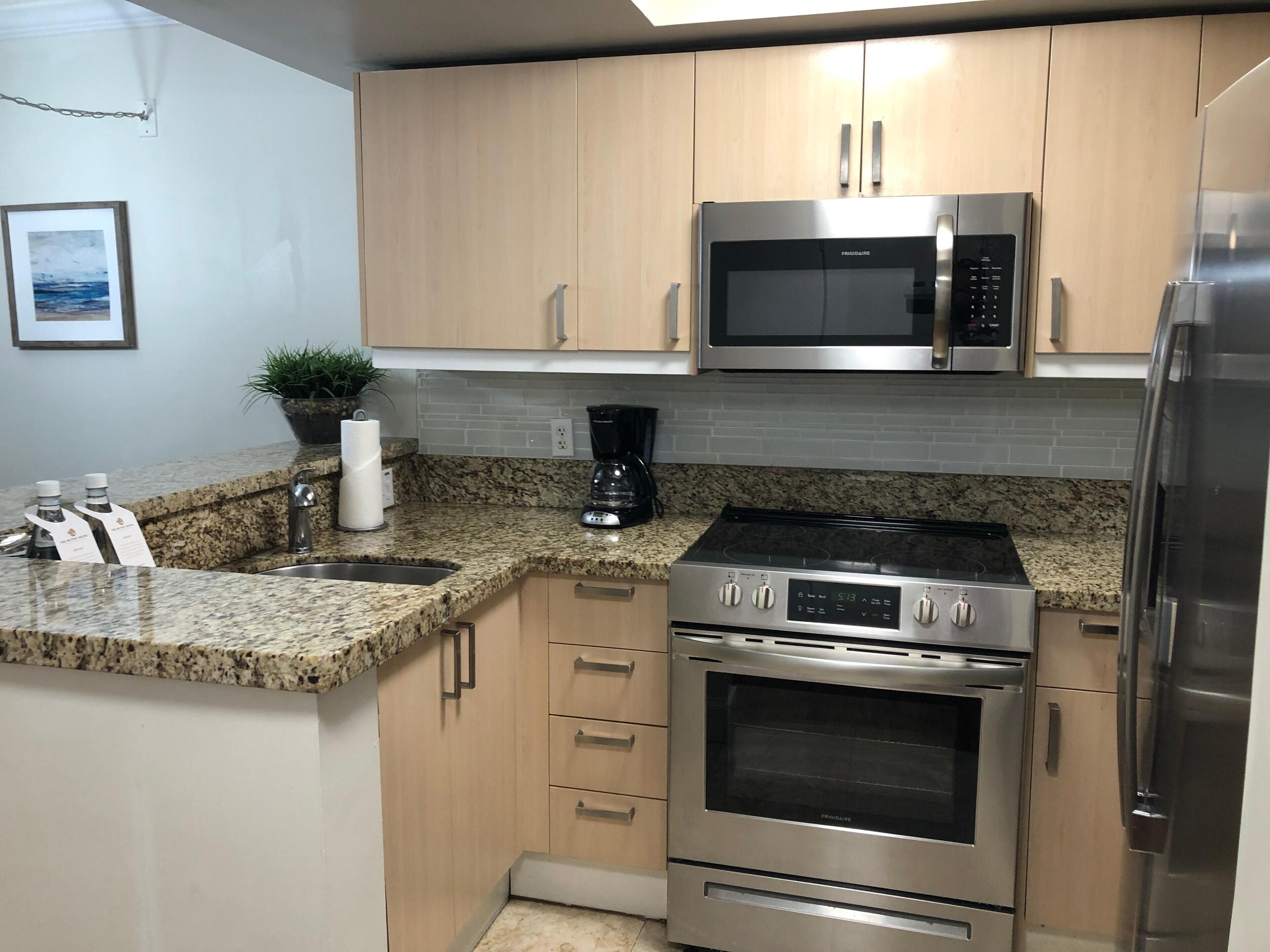 2BR/2BA Condo: King Bed, 2 Twins, & Balcony
