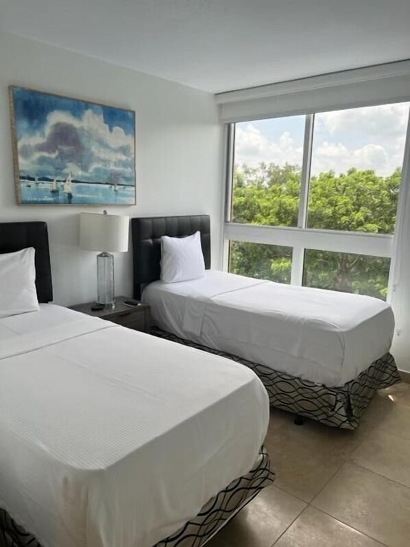 2 chambres, accès à Internet, literie fournie