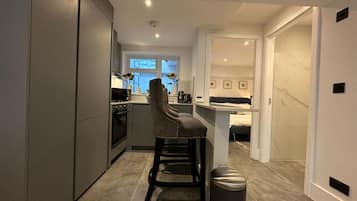 Hus | Privat køkken | Køleskab, mikrobølgeovn, ovn, kogeplade