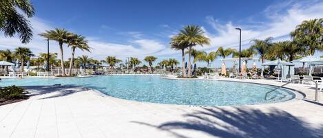 Een verwarmd zwembad