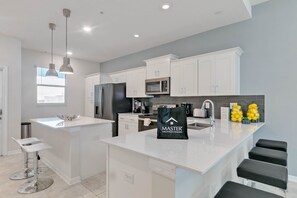 Fridge, microwave, oven, stovetop - Last Minute Disney Getaway! Luxury Condo with Private Balcony. Book Now! #65757 (Orlando)