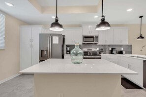 Fridge, microwave, oven, stovetop - Last Minute Disney Getaway! Luxury Condo with Private Balcony. Book Now! #65647 (Orlando)