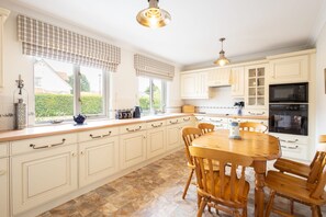 Studiolejlighed | 3 soveværelser, strygejern/strygebræt