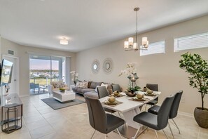 Smart TV - Last Minute Disney Getaway! Luxury Condo with Private Balcony. Book Now! #66025 (Orlando)