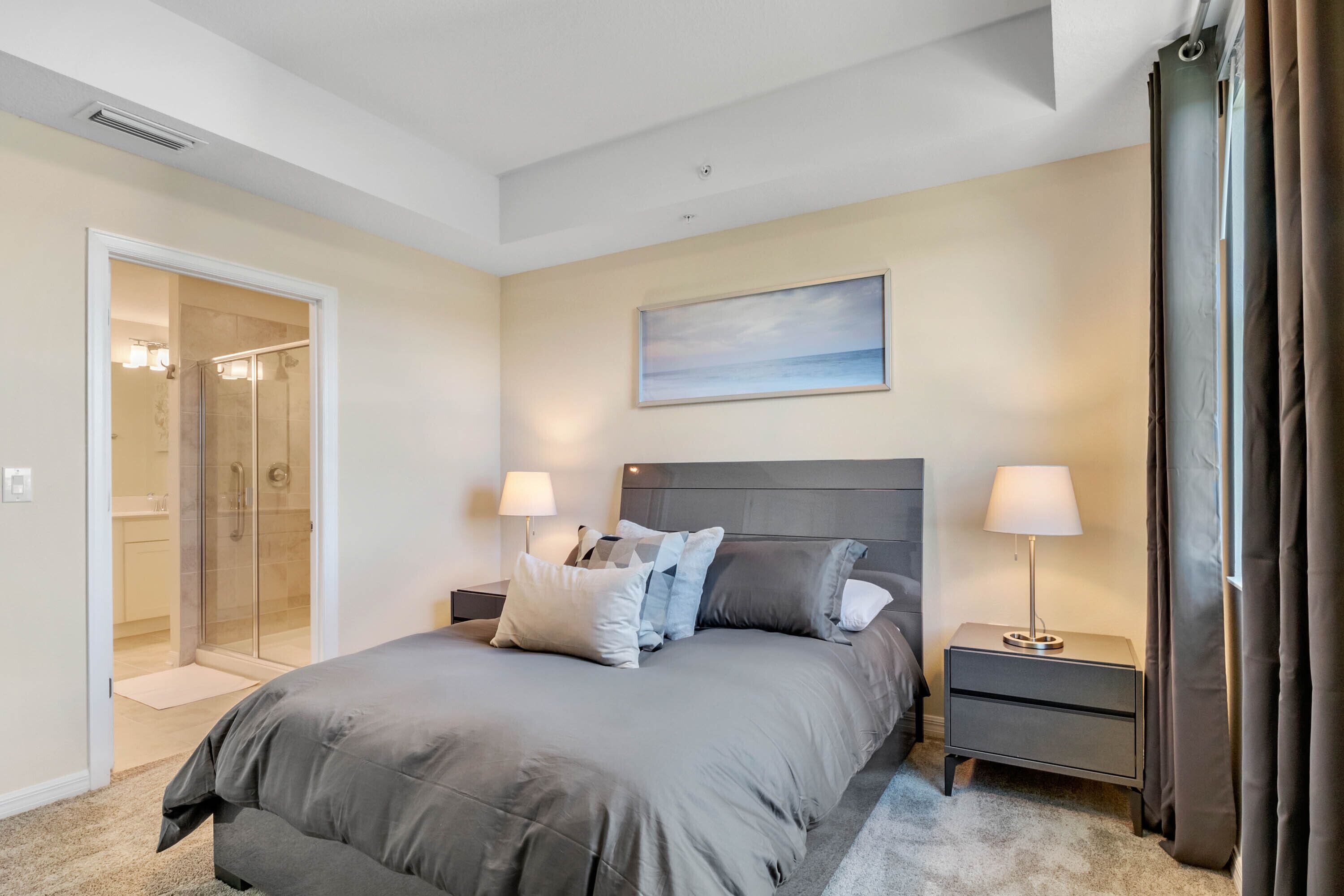 3 chambres, fer et planche à repasser, Wi-Fi, draps fournis