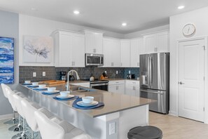 Fridge, microwave, oven, stovetop - Last Minute Disney! Private Pool, Hot Tub, Game Room & Themed Bedrooms. Book Now! #66045 (Orlando)