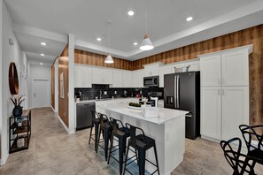 Fridge, microwave, oven, stovetop - Last Minute Disney Getaway! Luxury Condo with Private Balcony. Book Now! #66075 (Orlando)