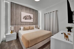 3 bedrooms, iron/ironing board, WiFi, bed sheets - Last Minute Disney Getaway! Luxury Condo with Private Balcony. Book Now! #66075 (Orlando)