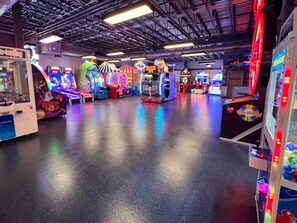 Games room - Lovely 2- bedroom condo in the North Hill community of Smugglers Notch Resort (Jeffersonville)