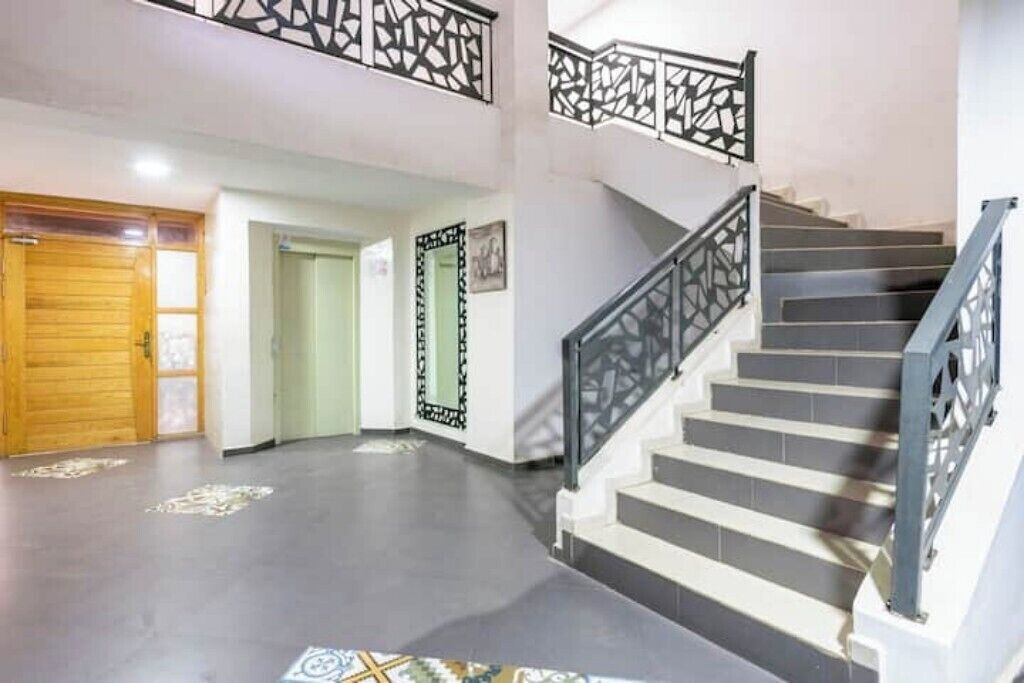 المنشأة من الداخل