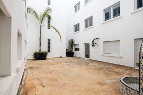 3 bedroom apartment 5 minutes from the beach