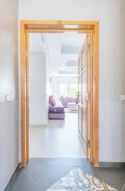 3 bedroom apartment 5 minutes from the beach