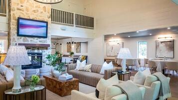 TV, fireplace