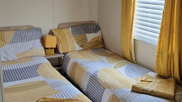 3 bedrooms, iron/ironing board, WiFi (free), bed sheets
