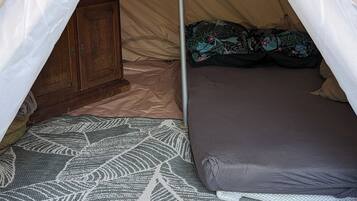 4 bedrooms, iron/ironing board, travel cot, free WiFi