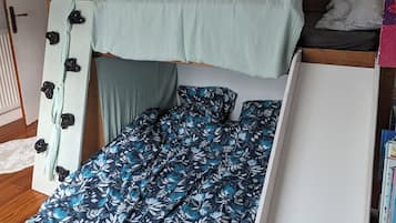 4 Schlafzimmer, Bügeleisen/Bügelbrett, Reisekinderbett, kostenloses WLAN