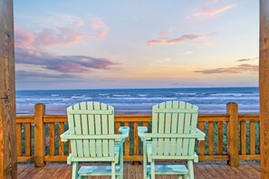 Property grounds - Beachfront | Fenced Yard | SwimSpa | 4 Bedrooms (Crystal Beach)