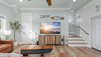 Smart TV, books, stereo