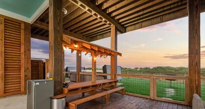 Beachfront | Fenced Yard | SwimSpa | 4 Bedrooms