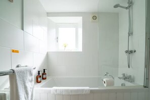 Shower, towels
