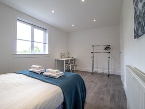 2 bedrooms, iron/ironing board, travel cot, free WiFi