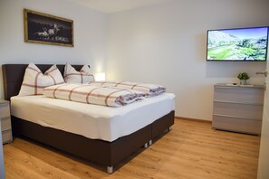 1 Schlafzimmer, Zimmersafe, Bügeleisen/Bügelbrett, Reisekinderbett