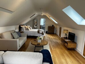 Studio | Living area - Cozy Studio Attic Retreat in Bettws Newydd (Usk)