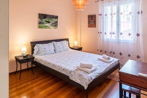 House | 2 bedrooms, Internet - Erika s Oasis - Stylish Gem Inthe Heart of History (Kalamata)