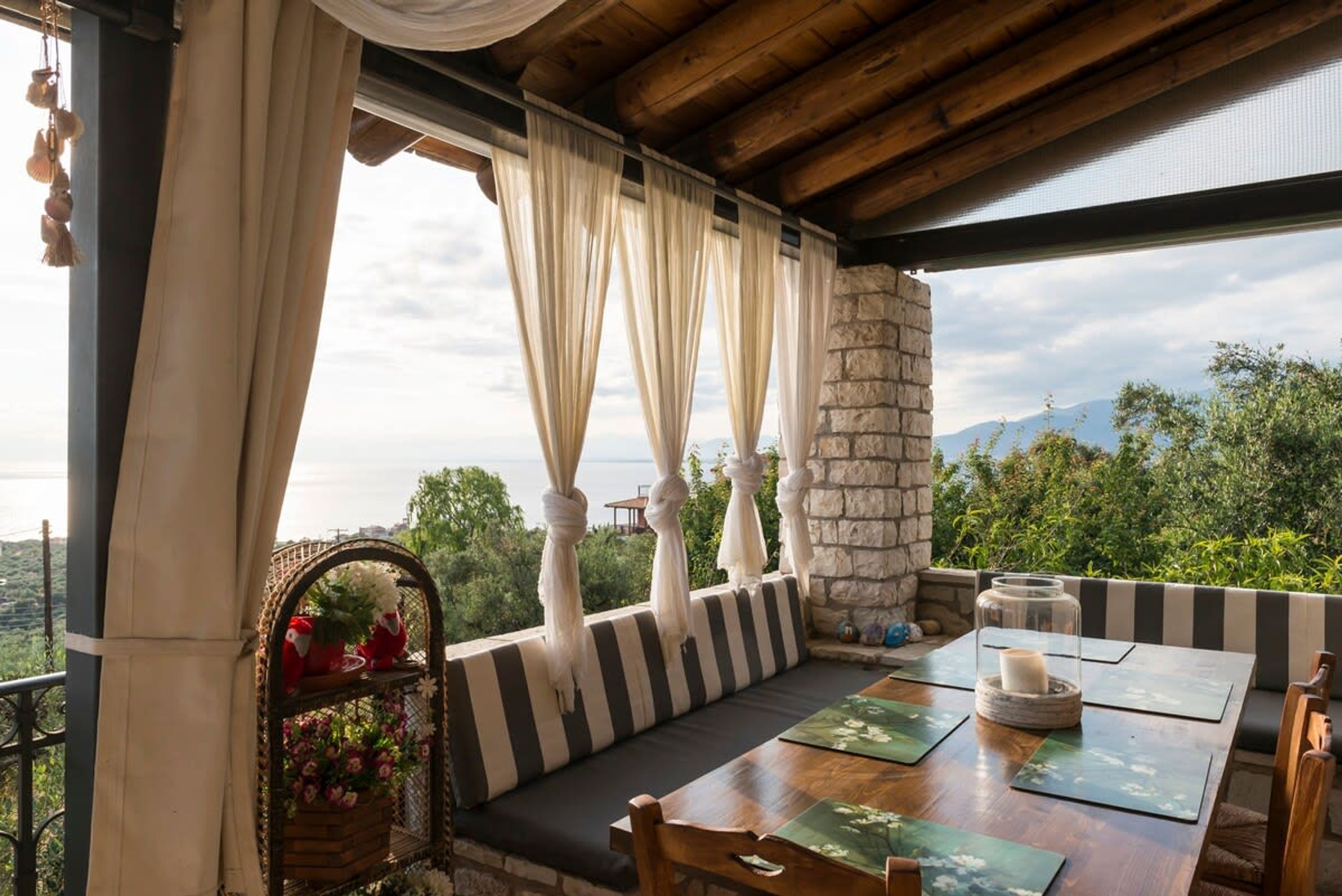 Villa | 4 camere, una scrivania, Internet