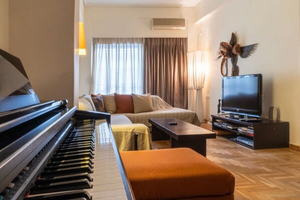 Apartment | 2 bedrooms, Internet - Dancing on Sunshine - Melina s City Getaway (Kalamata)