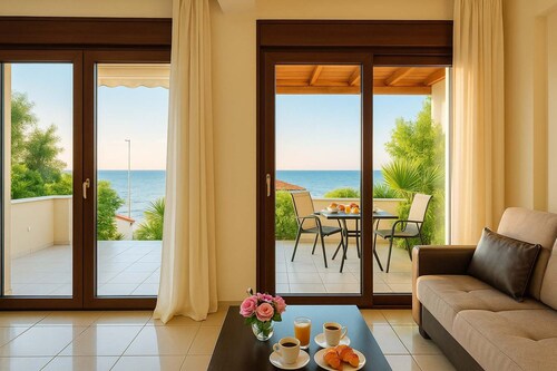 Villa Armonia - Beachfront Majestic Retreat