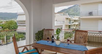 Thano s Stylish Flat Just 150m to the Beach