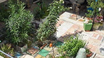 House, Smoking | 4 bedrooms, Internet