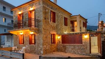 Casa | 4 quartos, acesso à internet de alta velocidade