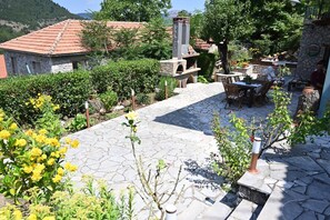 5 bedrooms, Internet - Kalavrita Winter Retreat - Homely Spacious Chalet (Kalavrita)
