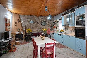 House | 5 bedrooms, Internet - Kalavrita Winter Retreat - Homely Spacious Chalet (Kalavrita)