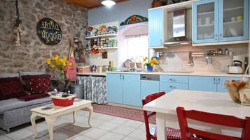 House | 5 bedrooms, Internet