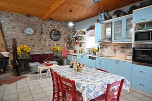 House | 5 bedrooms, Internet