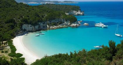 Kirki s Cozy Getaway - Paxoi Getaway w Jacuzzi