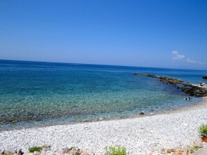 Studio | 1 bedroom, Internet - Mani Summer Escape - Spacious Home Fully Equipped (West Mani)