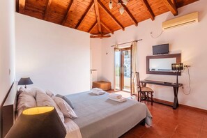 Apartment | 2 bedrooms, soundproofing, Internet - Mani s Aura Seaside-spacious Summer Retreat (West Mani)