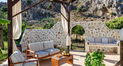 Atlantic Cave Haven-seaside Fully Equipped