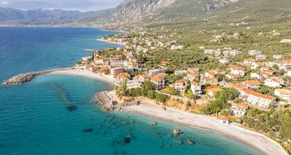 Avia Seaview Getaway - Konstantina s Hidden Haven