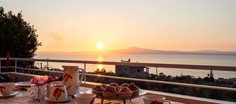 Verga Sunset Gem - Ilia Seaview Private Retreat