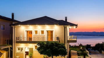 Villa | 4 Schlafzimmer, Schreibtisch, Internetzugang