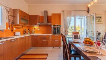Villa | 4 bedrooms, Internet