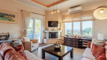 Villa | 4 bedrooms, Internet