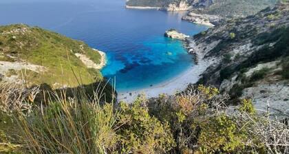 Live the Summer Dream at Gaios Cozy Retreat